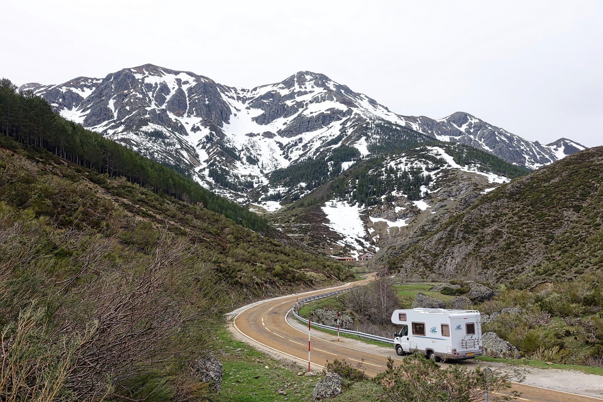 donde viajar en navidad en autocaravana alpes